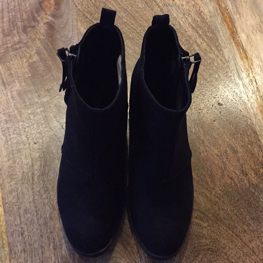 Old Navy ankle booties